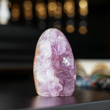 wow video Декоративний кристал-яйце аметисту "Майбутнє" від Stone Art Designe (341 г)