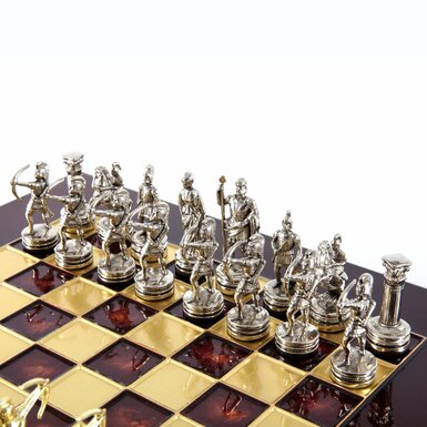 темные фигуры шахмат Лучники