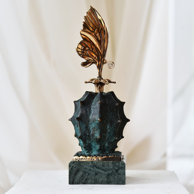 Buy statuette "Butterfly on a Cactus" 