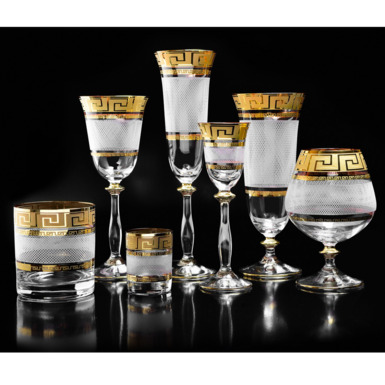 gift set of wine glasses