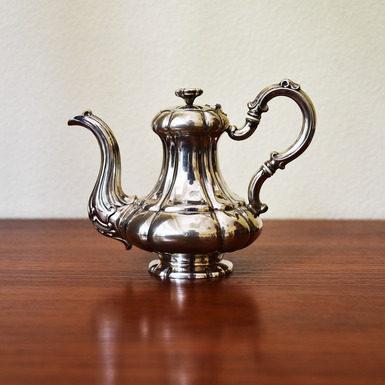 раритетный старинный серебряный чайник  первой половины 19 века купить в Украине в интернет магазине