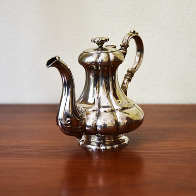 раритетный старинный серебряный чайник  первой половины 19 века