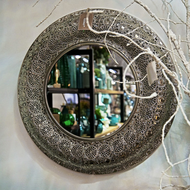 Decorative wall mirror in a classic style - buy in an online gift store in Ukraine