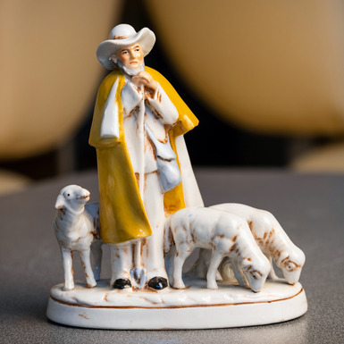 exclusive gift a rare figurine "Shepherd and Sheep" buy in Ukraine in the online store