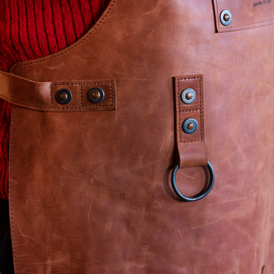 Leather bartender apron adjustable in height - buy in the online 