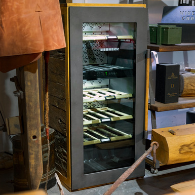 Original LIEBHERR built-in wine cabinet - buy in the online gift 