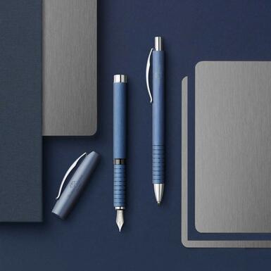 ручка с колпачком синяя