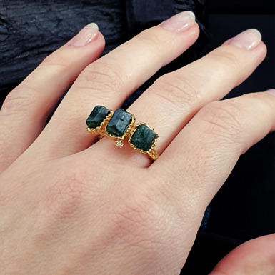 кольцо с камнями купить в украине