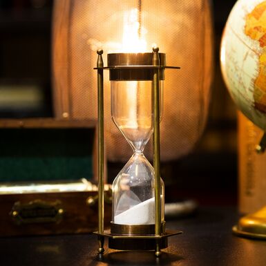 Песочные часы с компасом "Загадка времени"