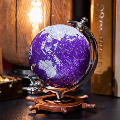 декоративный глобус мир на ладони
