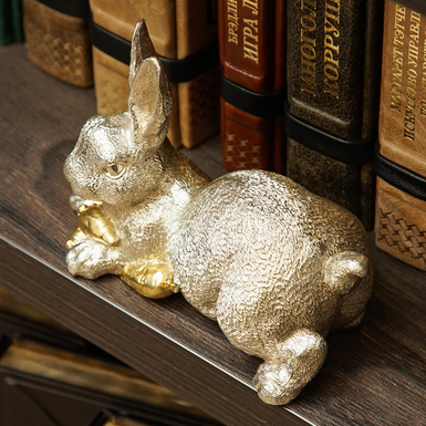 статуэтка кролик в магазине подарков
