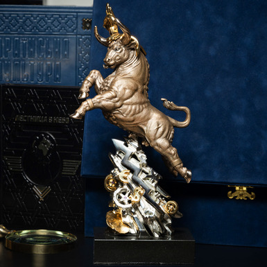 скульптура золотой бык от братьев озюменко