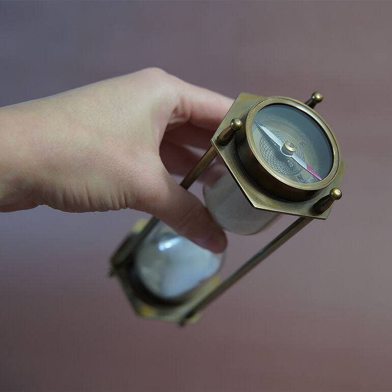  Винтажные песочные часы с компасом "Загадка времени" 