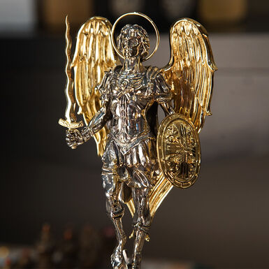 фигурка архангел