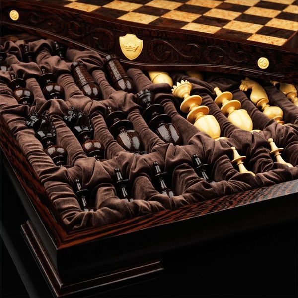 Подарок: шахматы